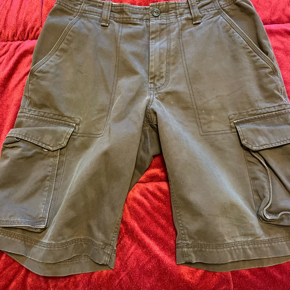 Men’s Gap cargo shorts